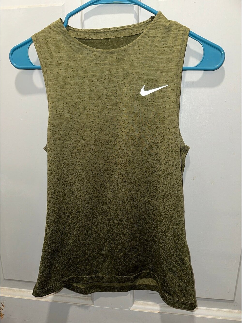 Nike tank top size small